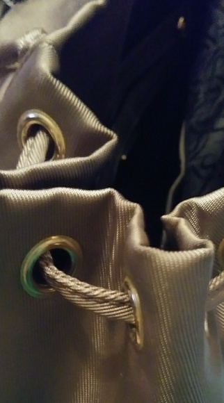 Vera Wang Weekender - Picture 3 of 4